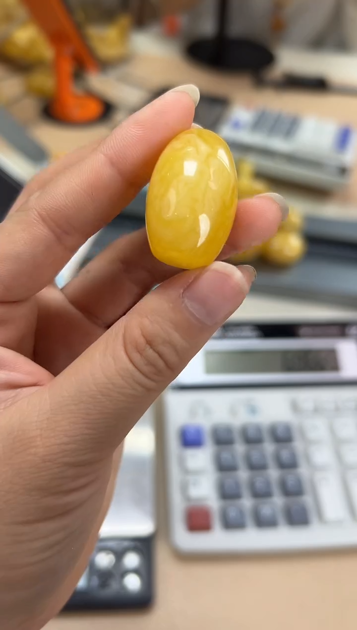 【闪购商品】琥珀裸石未镶嵌蜜蜡吊坠