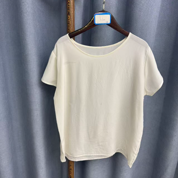 （瑕疵）秋季新款休闲时尚圆领桑蚕丝短袖上衣女H724