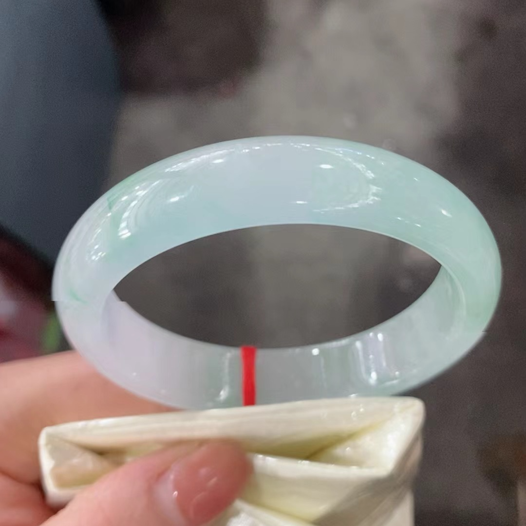 时尚优雅飘花冰透手镯图片多样性美人手镯