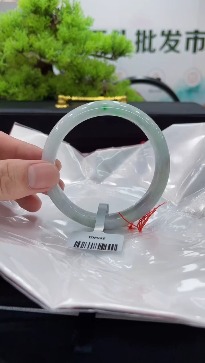 【闪购商品】翡翠手镯未镶嵌手镯