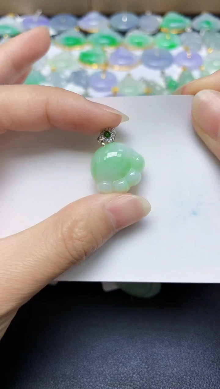 翡翠未镶嵌颈饰 天然缅甸翡翠A货