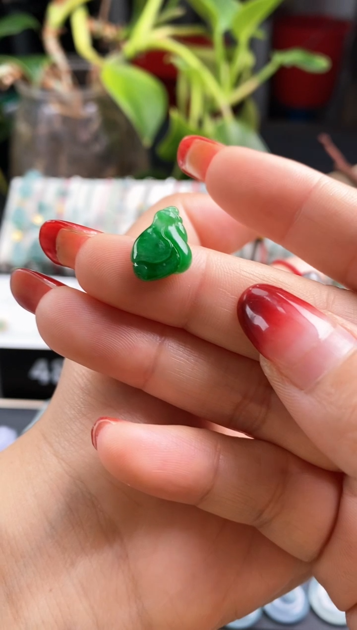 【闪购商品】翡翠散珠玉兰花裸石