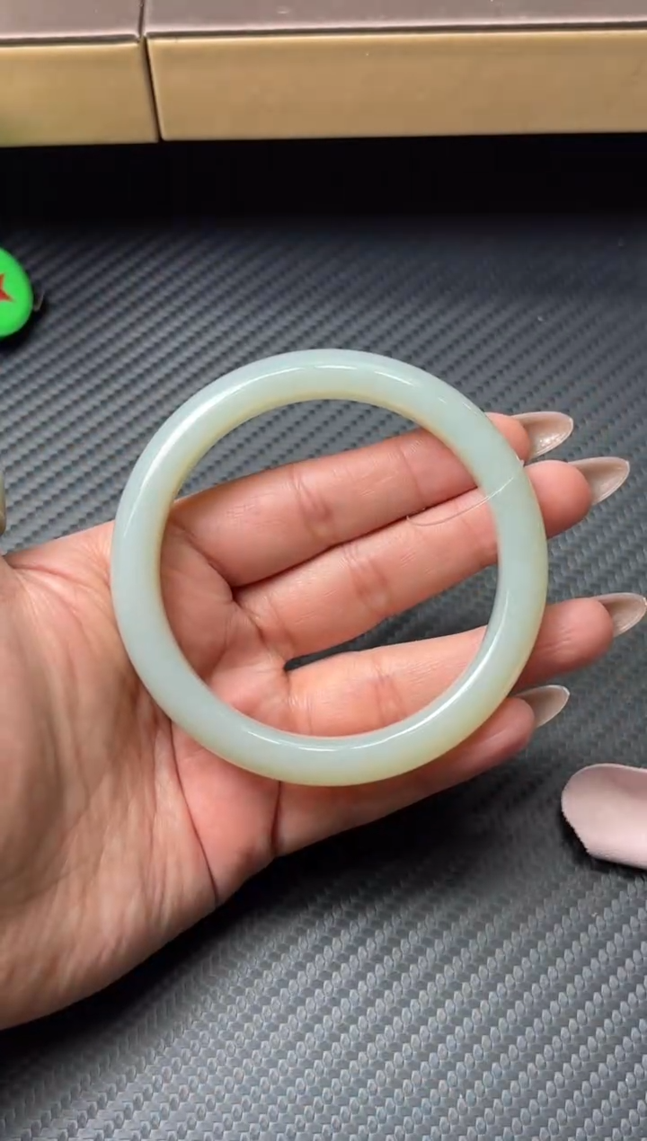 未镶嵌手镯和田玉且末近矿微色差62