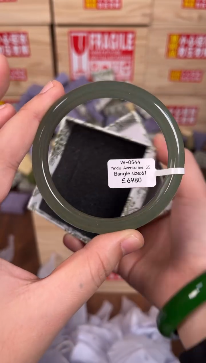 未镶嵌手镯石英质玉W0544