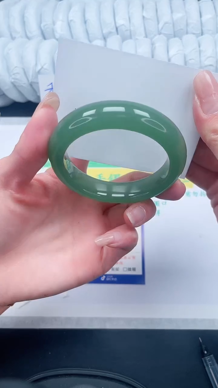 【闪购商品】石英质玉手镯未镶嵌66-57