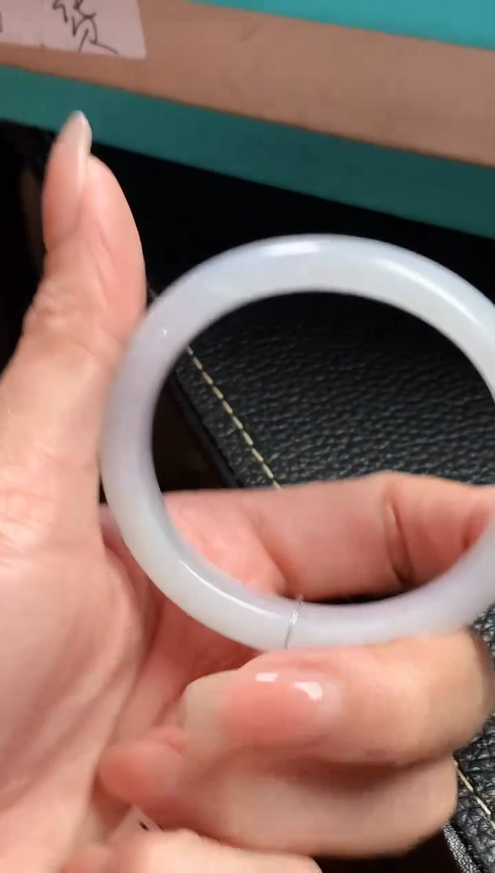 【闪购商品】翡翠手镯未镶嵌手镯
