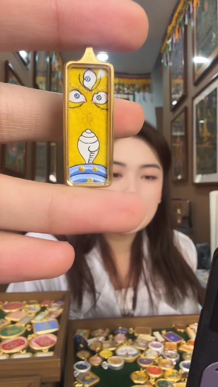 吊坠黄财神眼睛-热贡纯手绘唐卡