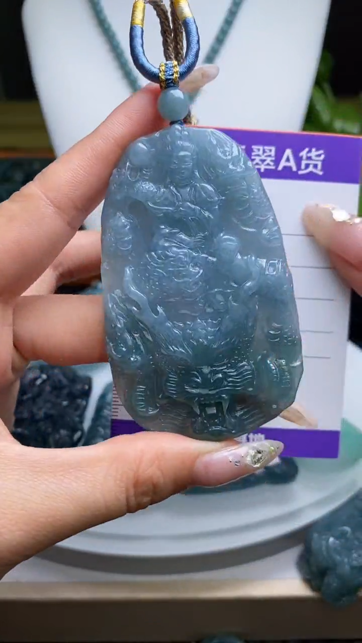 【闪购商品】翡翠未镶嵌颈饰        