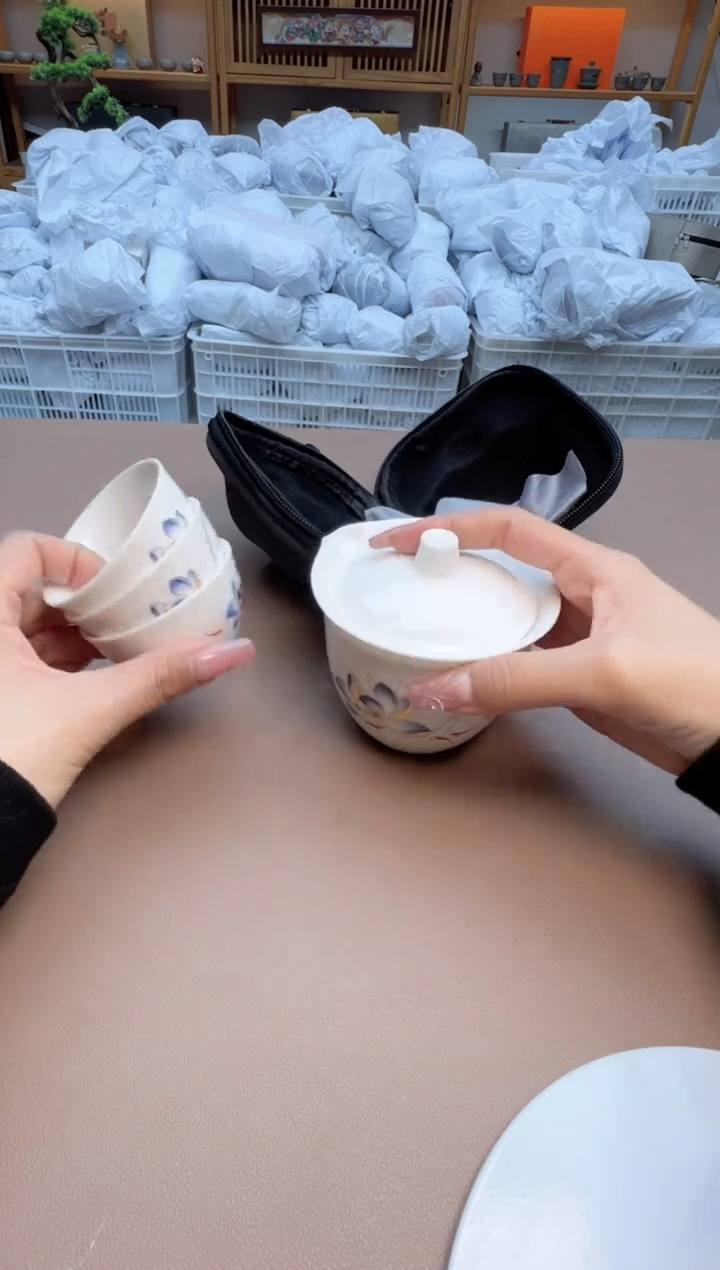 【闪购商品】摆件瓷制品S1111111111111