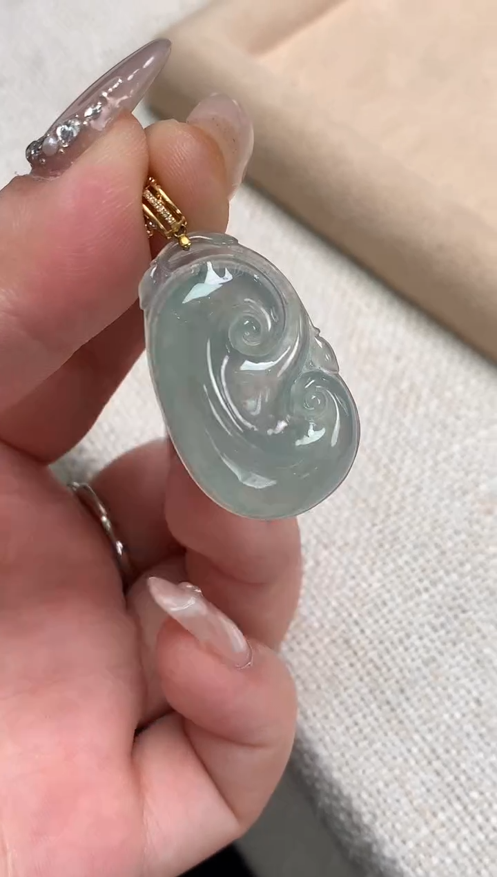 【闪购商品】翡翠吊坠(不含链)18K金镶嵌如意