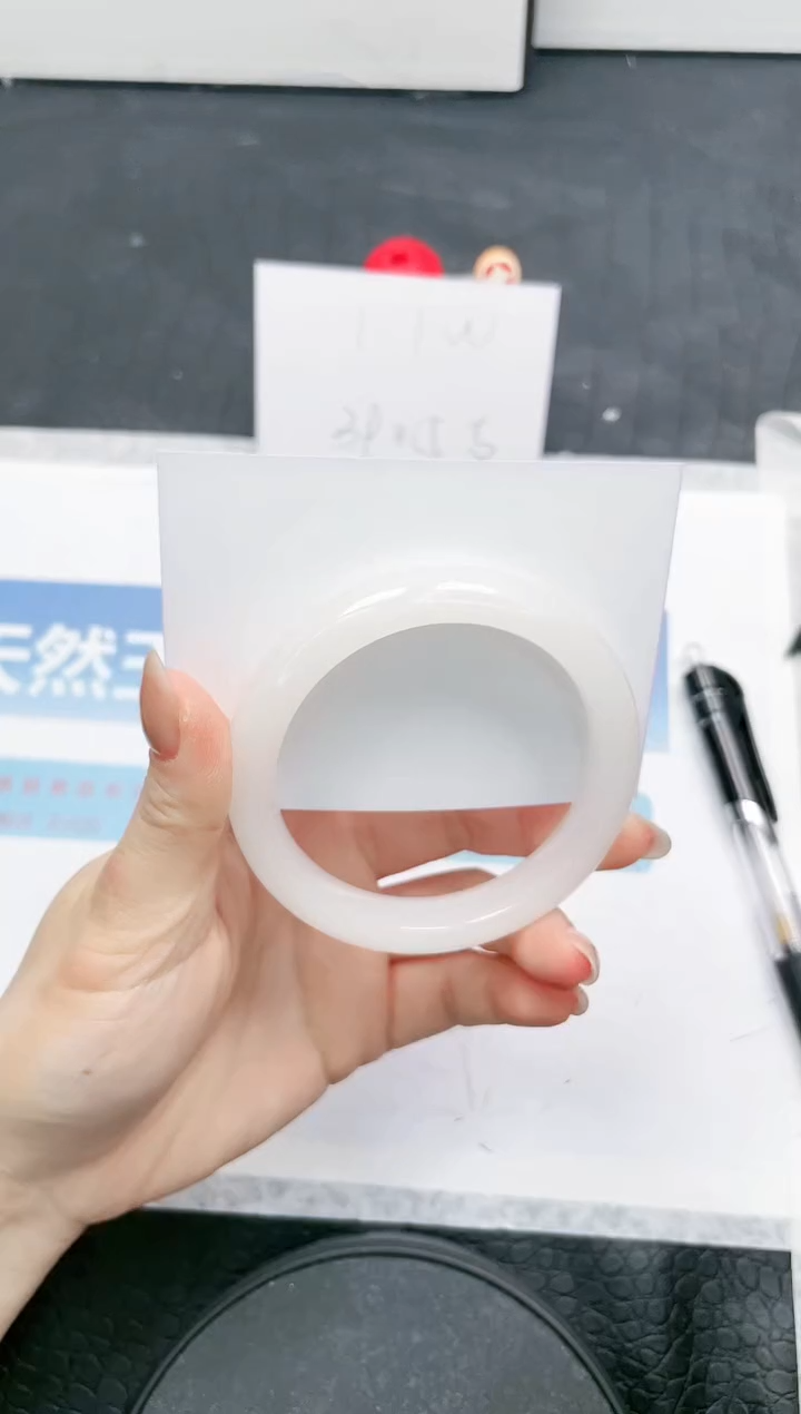 【闪购商品】石英质玉手镯未镶嵌222-58.3