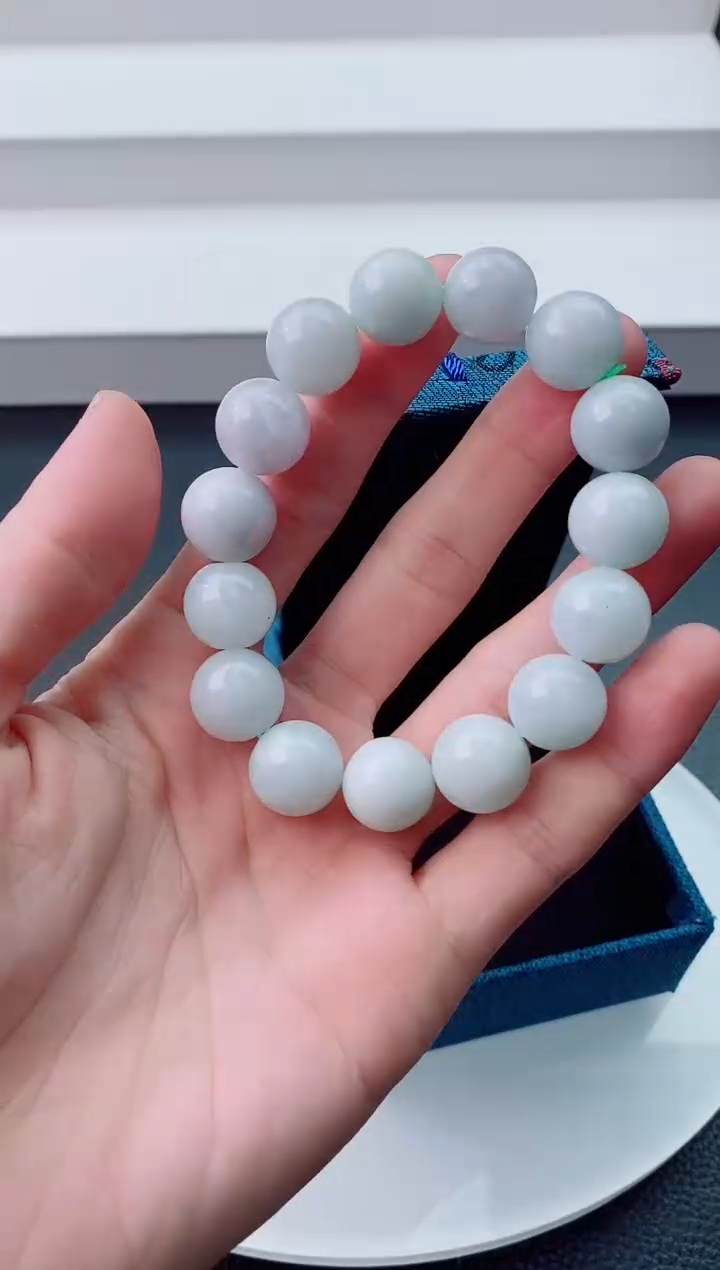 【闪购商品】翡翠颈饰未镶嵌           