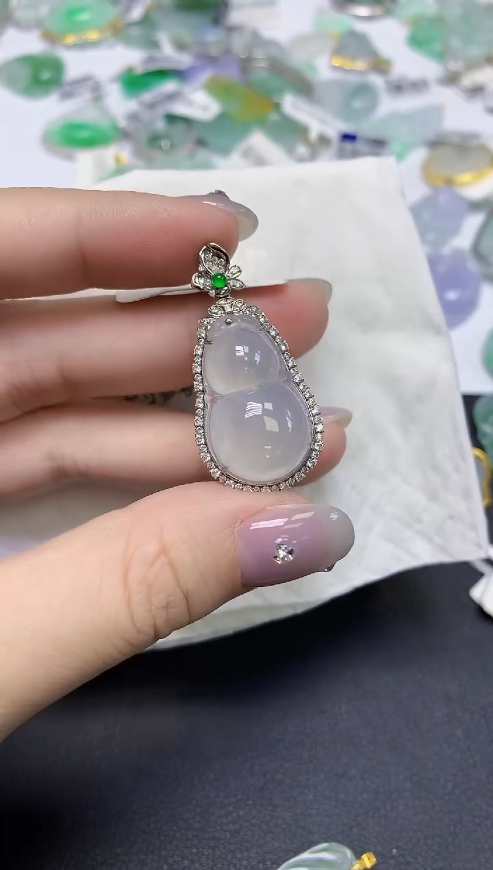 颈饰18K金镶嵌翡翠天然缅甸翡翠A货百元以上9元证书费自理