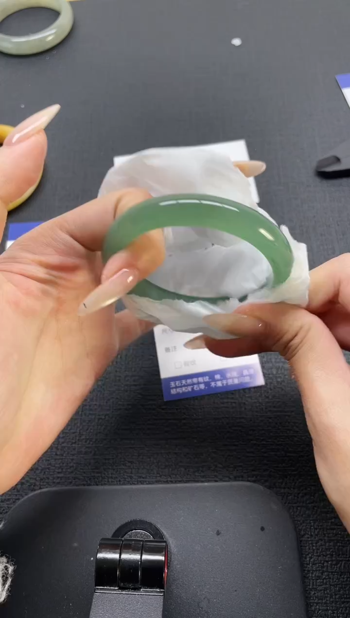 未镶嵌手镯石英质玉113-55