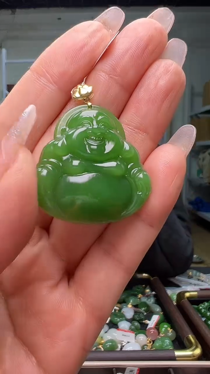 颈饰18K金镶嵌和田玉（多样性发货.发其一)12.06.106