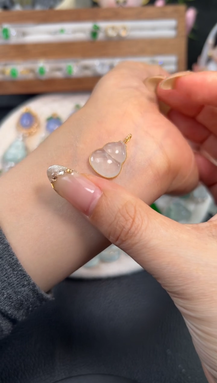 颈饰18K金镶嵌翡翠源头直播间