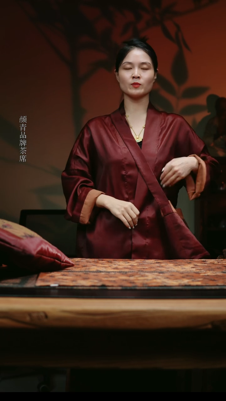 别具一阁布艺尺寸油皮包包