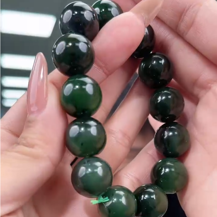 和田玉黑皮碧玉手串（多样性发其一）