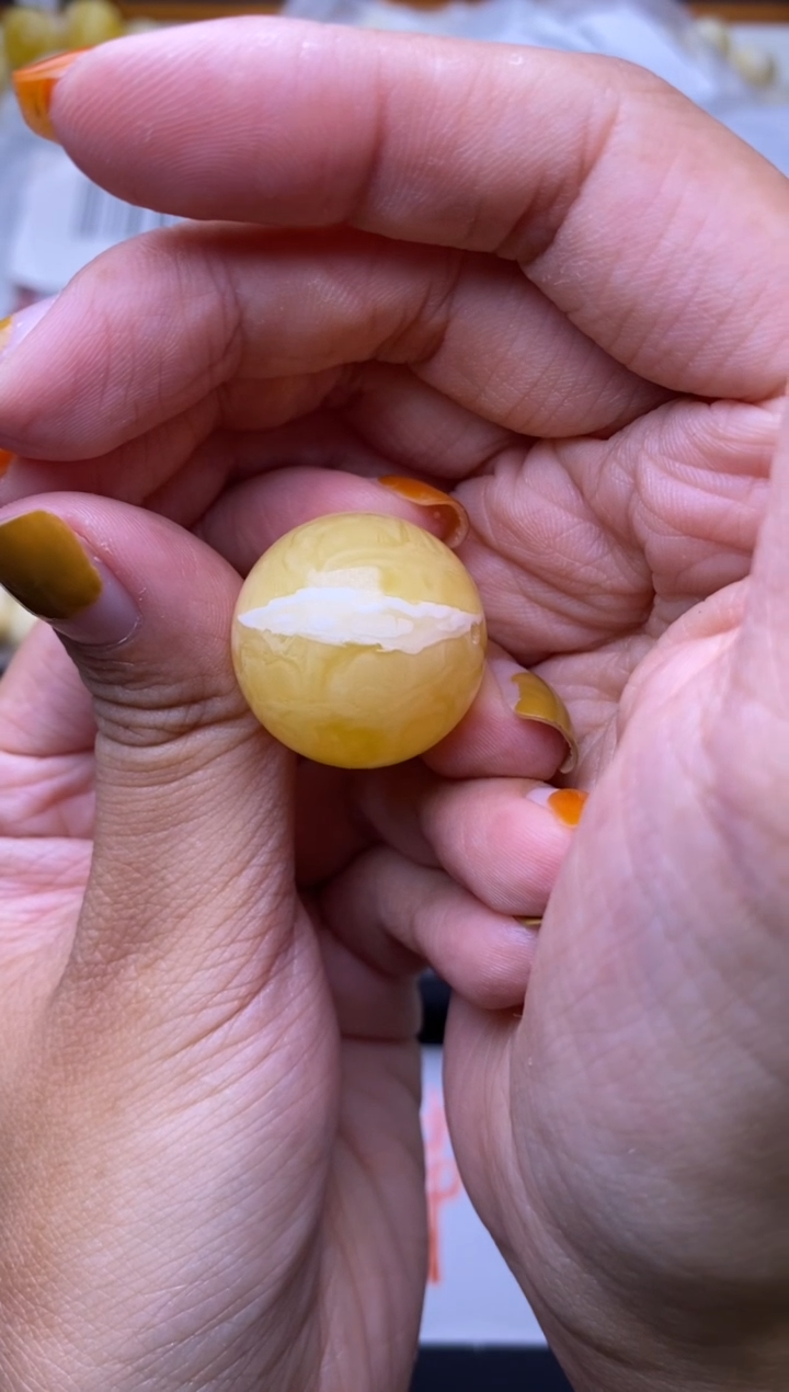 裸石琥珀未镶嵌大小姐珠宝109