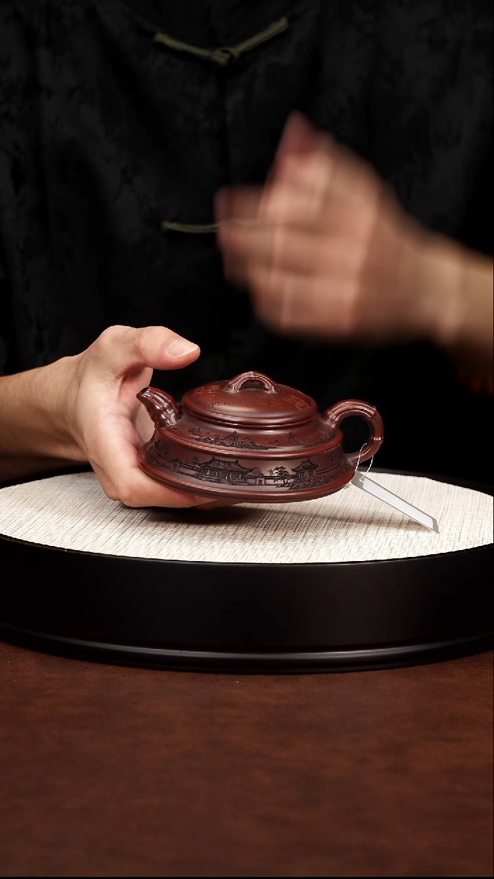 茶壶紫砂宜兴紫砂 双线竹鼓龙山古乌泥130cc 吴国政