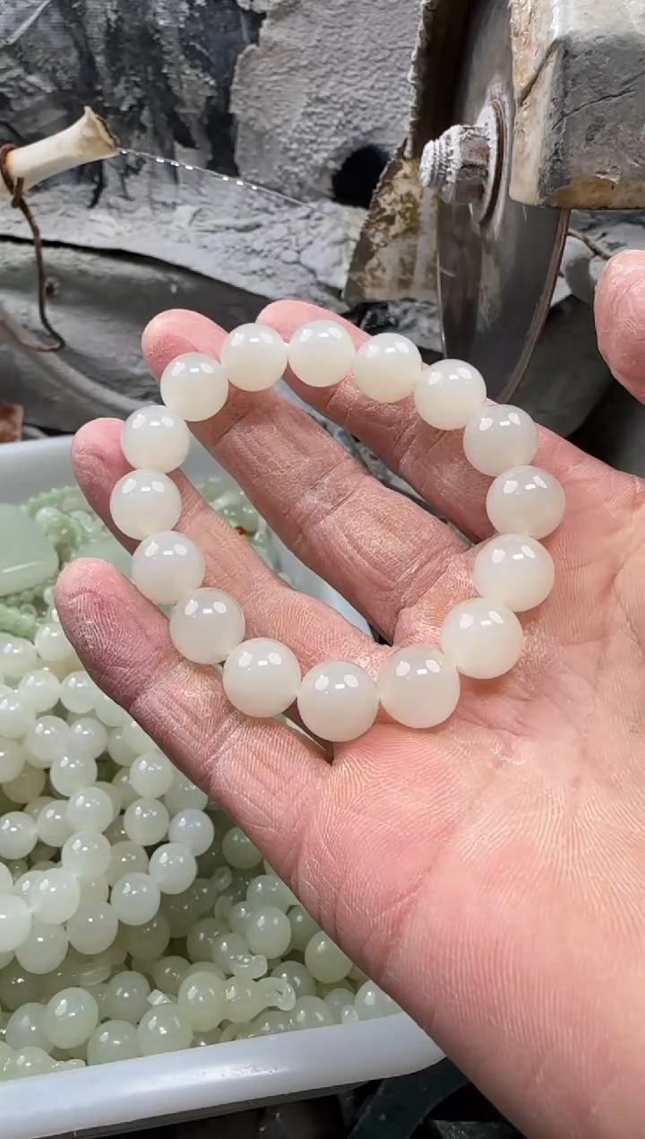 【闪购商品】和田玉颈饰未镶嵌手串