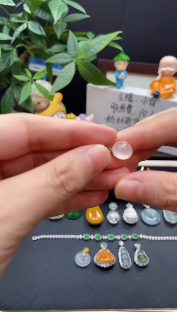 吊坠(不含链)18K金镶嵌翡翠欣*吊坠