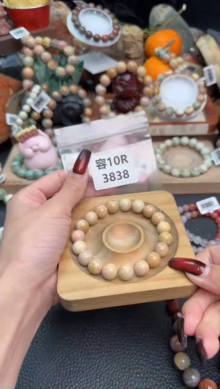 【闪购商品】石英质玉手链未镶嵌10R3838