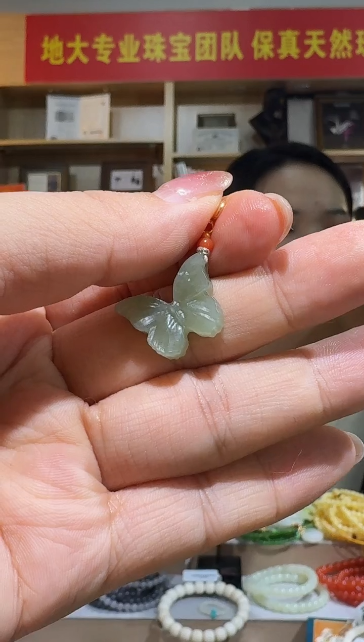 吊坠(不含链)银S925镶嵌和田玉19.5mm且末蓝蝴蝶吊坠多样性发一