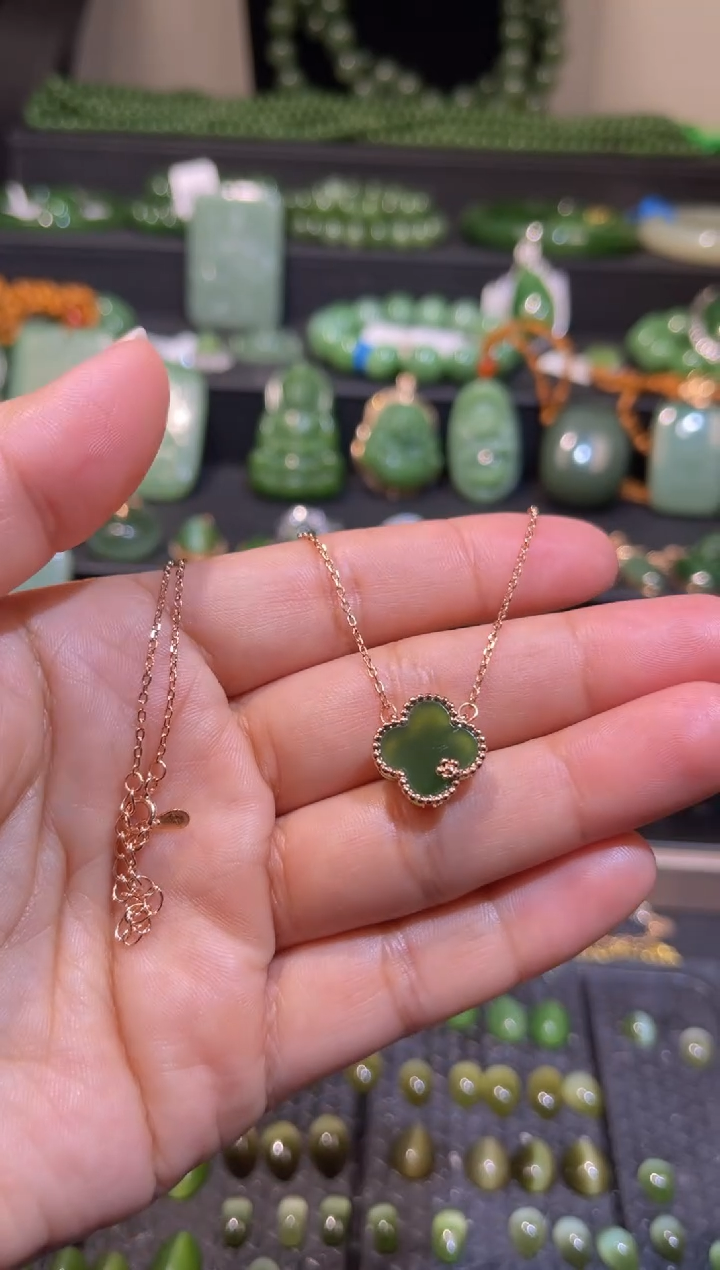 【闪购商品】和田玉碧玉四叶草吊坠银S925镶嵌多样性发一