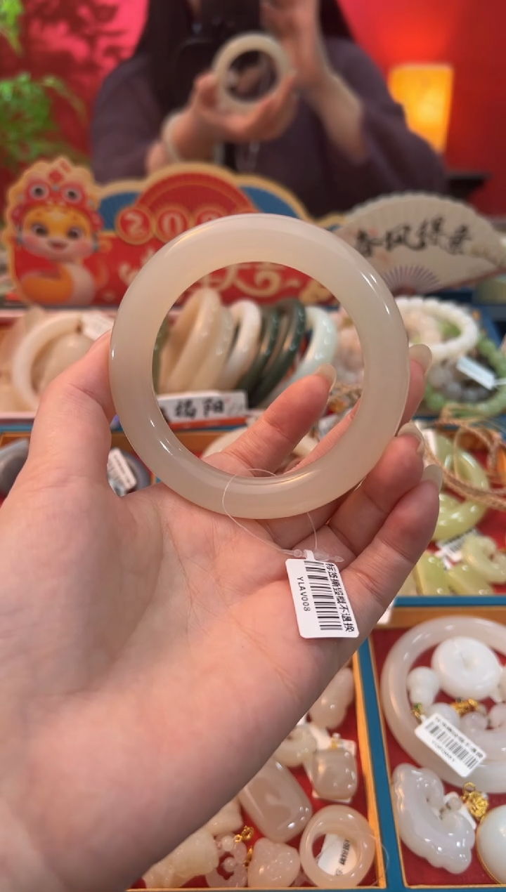 【闪购商品】和田玉手镯58圈口未镶嵌藕粉圆条手镯