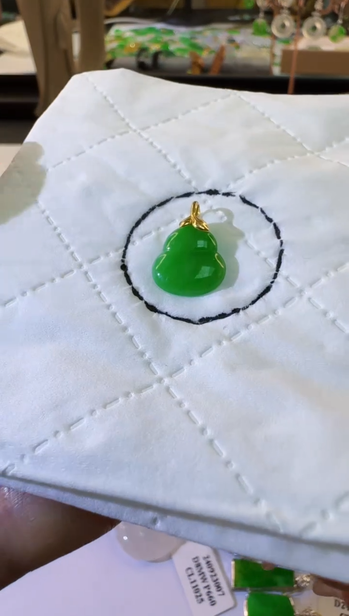 【闪购商品】翡翠颈饰18K金镶嵌缅甸翡翠A货挂件
