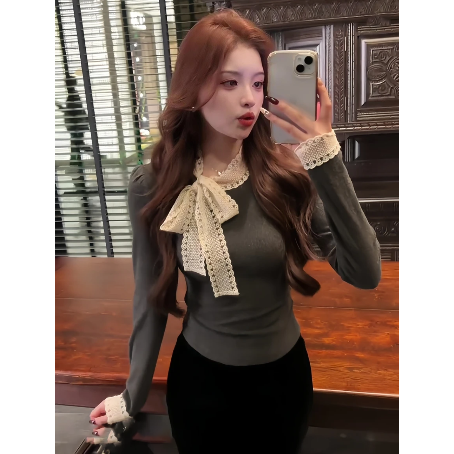 温柔小香风蝴蝶结蕾丝系带长袖法式显瘦修身内搭小众上衣