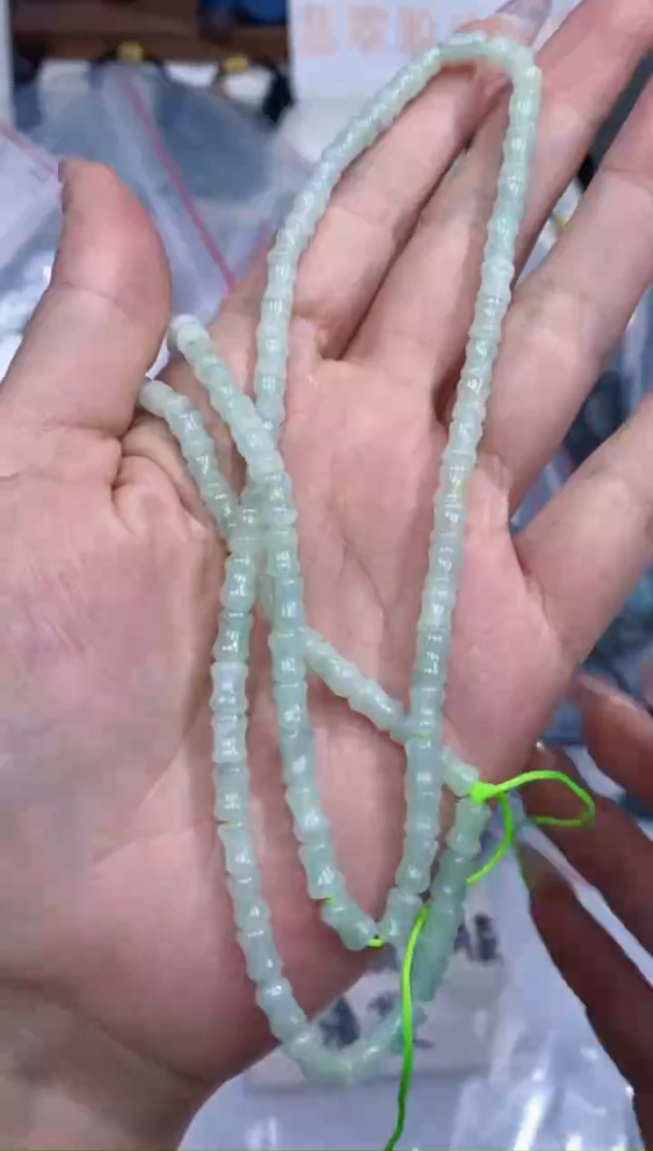 颈饰未镶嵌翡翠珠链 