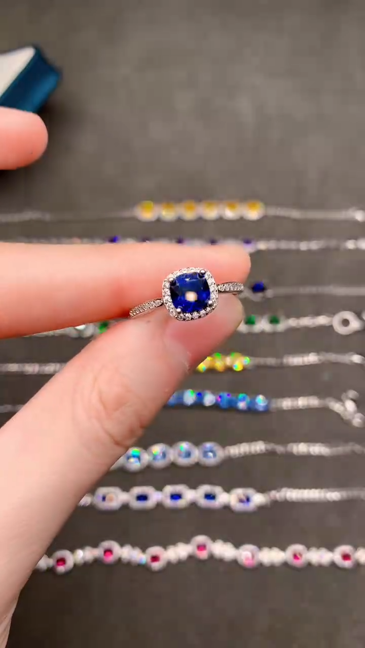【闪购商品】蓝宝石戒指银S925镶嵌.......