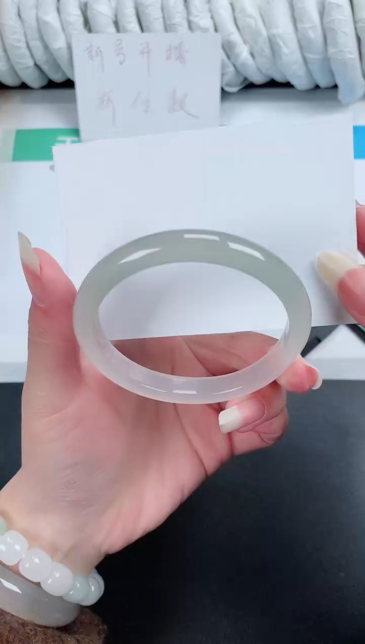 【闪购商品】石英质玉手镯未镶嵌211-58.2