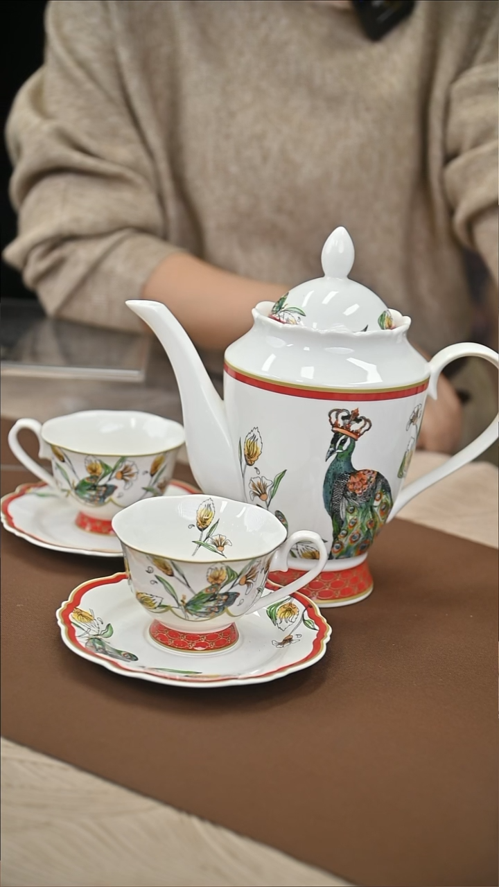 瓷5件套孔雀茶具1壶2杯2碟