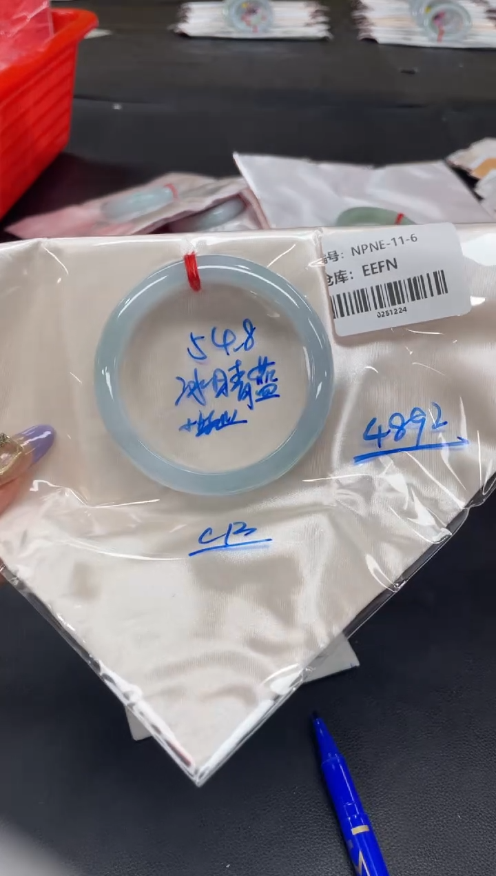 未镶嵌手镯翡翠翡翠手镯