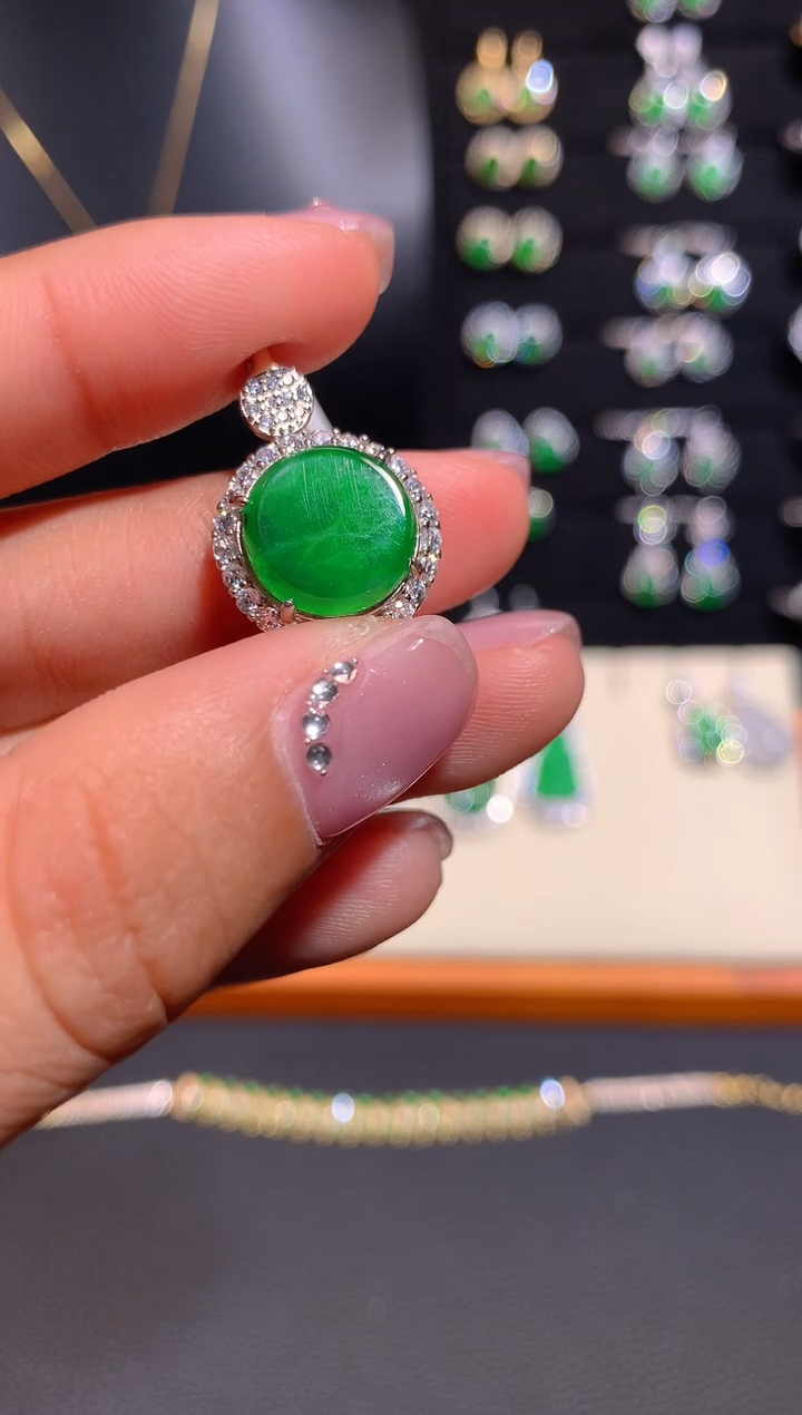 【闪购商品】翡翠颈饰银S925镶嵌多样性