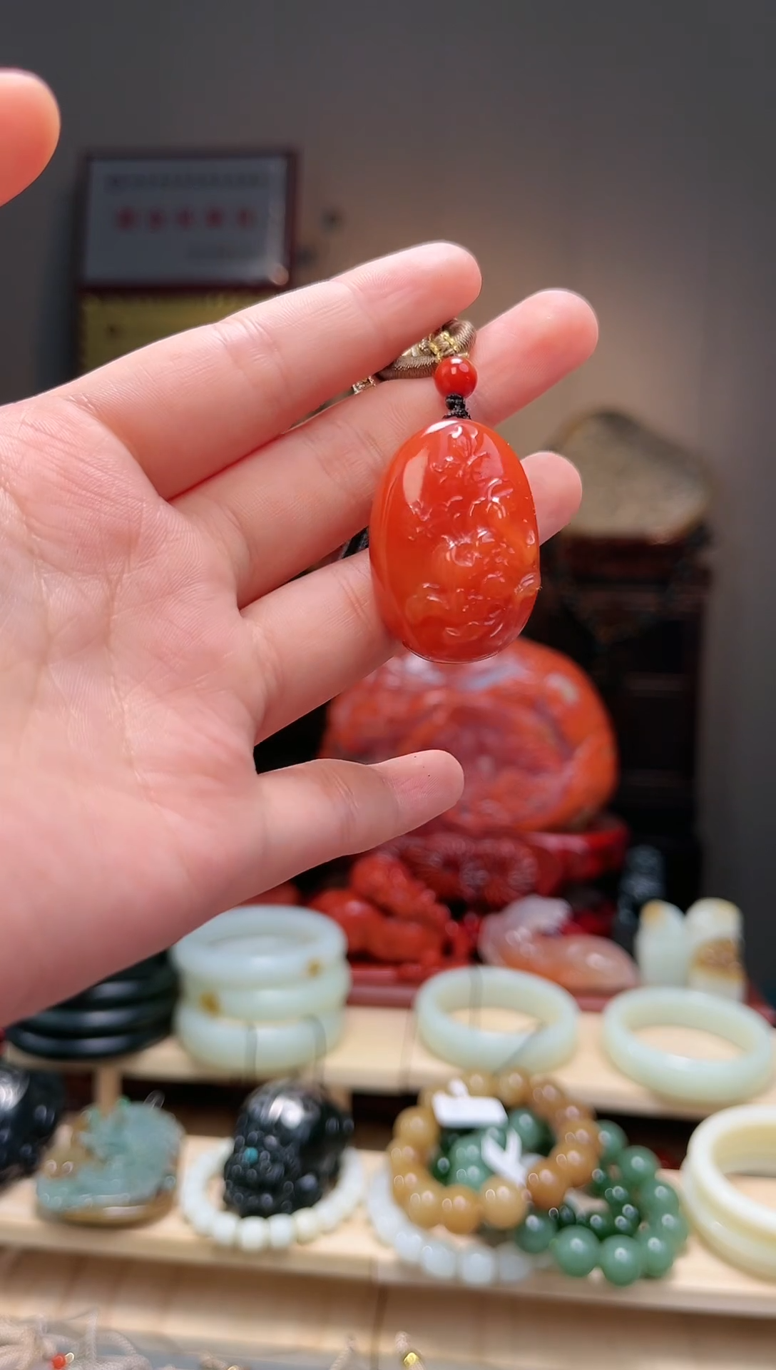 颈饰未镶嵌南红玛瑙吊坠