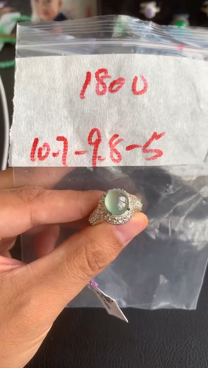 未镶嵌定制翡翠缅甸A货翡翠，拍一发一