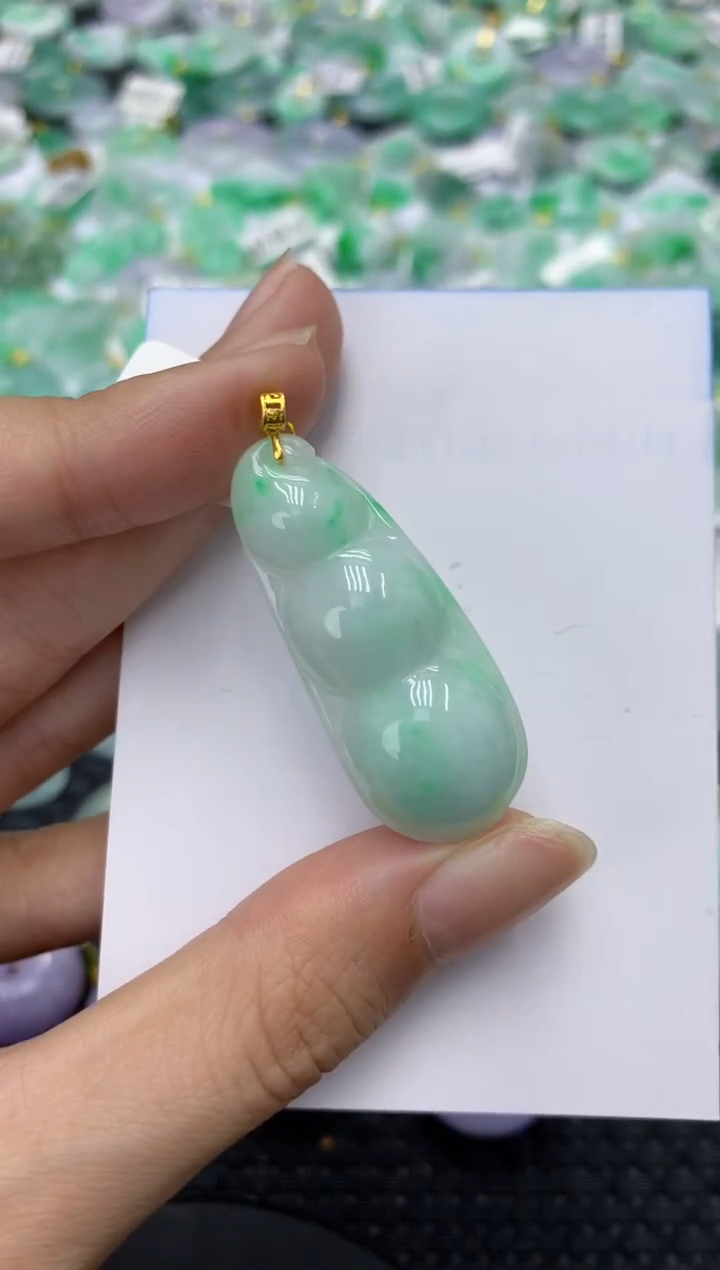 翡翠18K金镶嵌颈饰天然缅甸翡翠A货