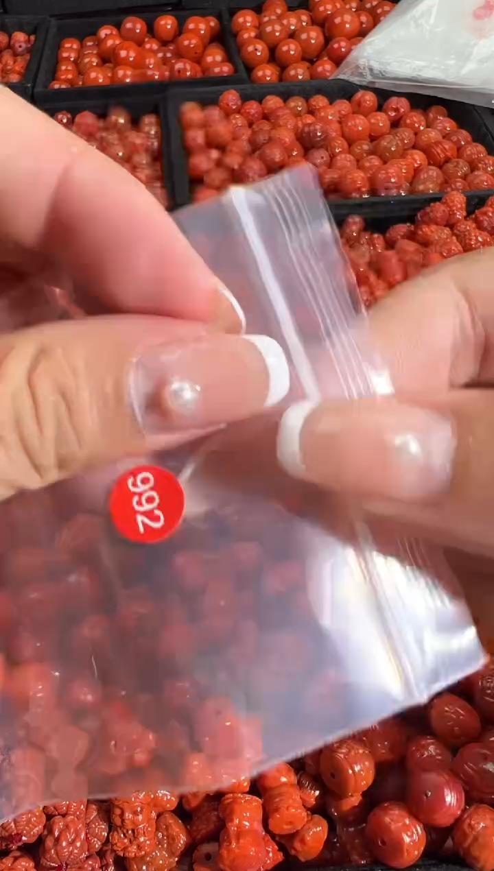 颈饰未镶嵌南红玛瑙1