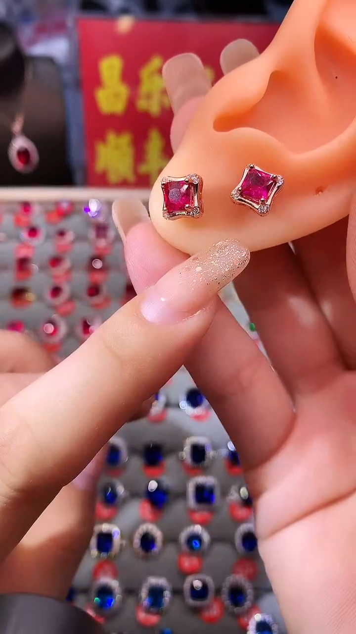 【闪购商品】红宝石耳饰银S925镶嵌111111