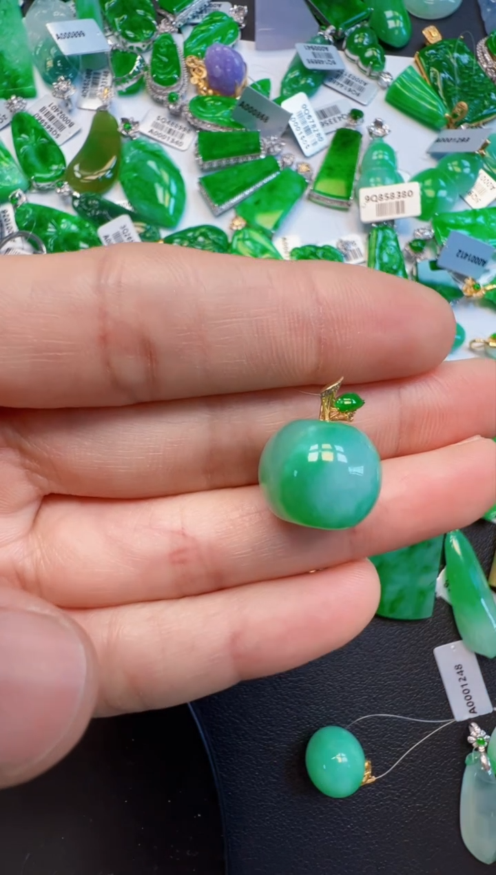 【闪购商品】翡翠吊坠(不含链)18K金镶嵌1980