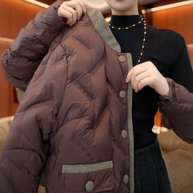 杭州原版高端羽绒服2025年冬季新款时尚复古小香风洋气羽绒服