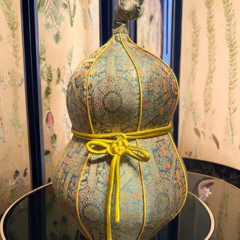 宋锦桑蚕丝葫芦抱枕福禄安神助眠薰衣草填充缓解头疼国风靠枕