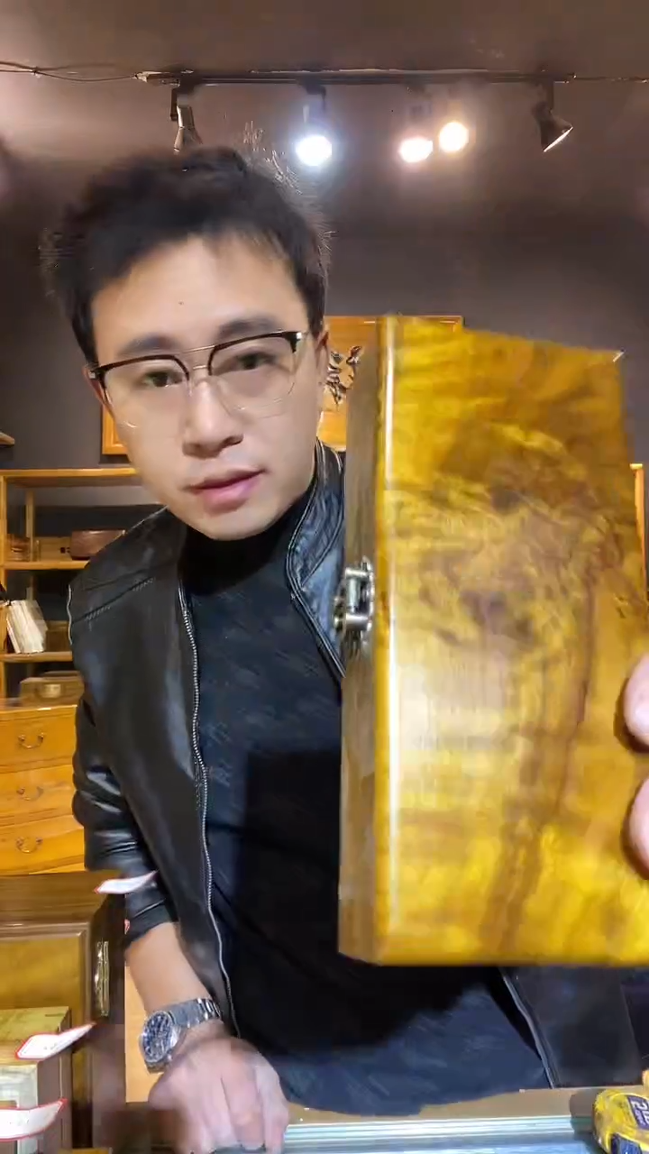 楠木137金丝楠木制品眼镜盒