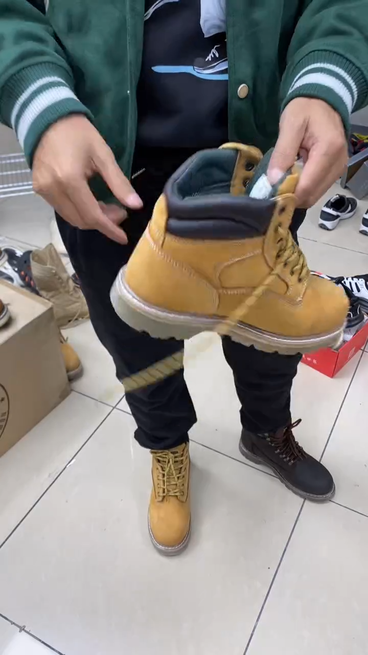 织物40.5码，牛头1 皮鞋码，牛皮工装靴 默认瑕疵 个别鞋面有胶印