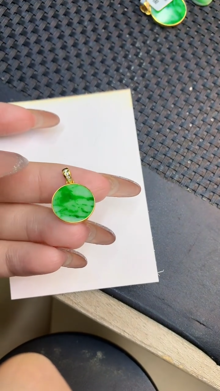 颈饰未镶嵌翡翠1