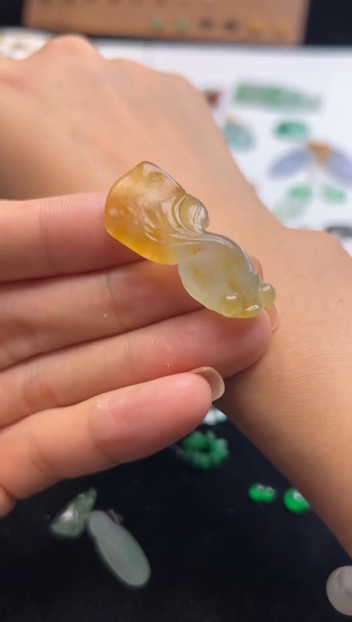 未镶嵌定制翡翠黄金鱼9000+900-yj185